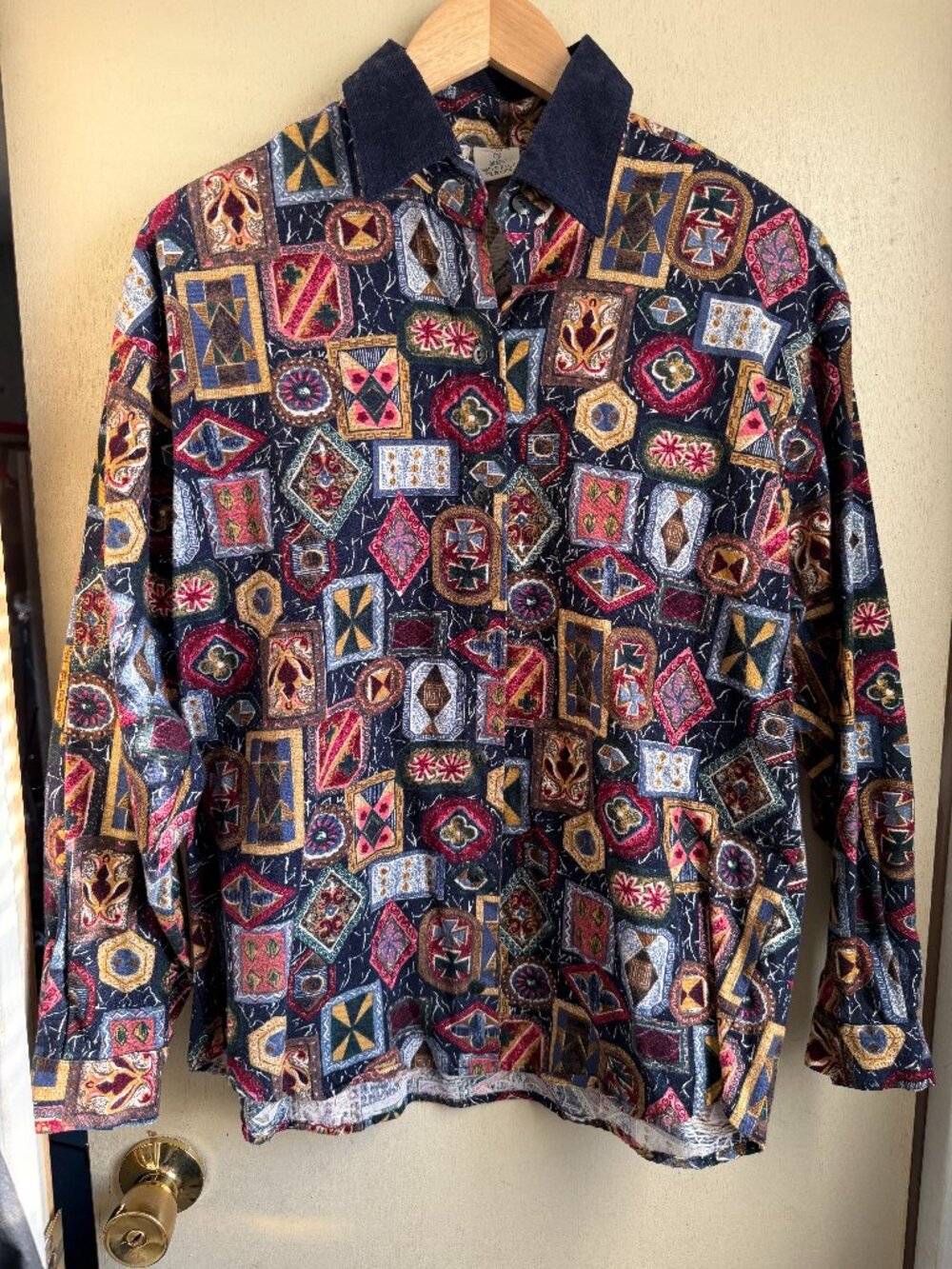 VTG Capacity Cotton Buttondown Geometric Abstract Print Size M Shoulder Pads